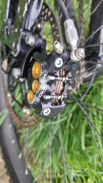 Used Santa Cruz V10 2010 Mountainbike, Black — image 2 of 3