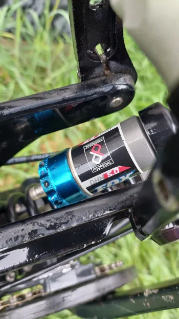 Used Santa Cruz V10 2010 Mountainbike, Black — image 3 of 3