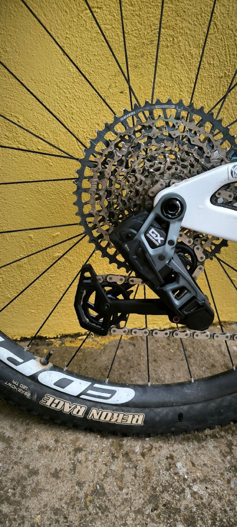 Used Scott Spark SRAM GX Eagle AXS (T-Type) 2024 Mountainbike, White — image 3 of 10