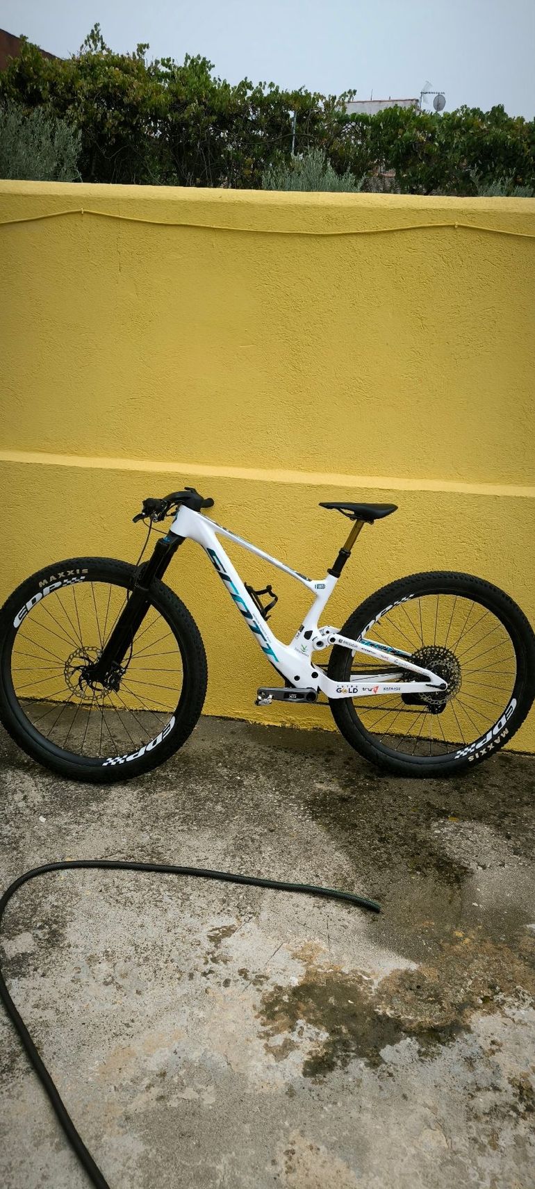 Used Scott Spark SRAM GX Eagle AXS (T-Type) 2024 Mountainbike, White — image 2 of 10