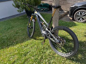 Used YT Industries DECOY CF Pro Race 2019 2019 Mountainbike, Light Gray, 29, 27.5 — image 1 of 7