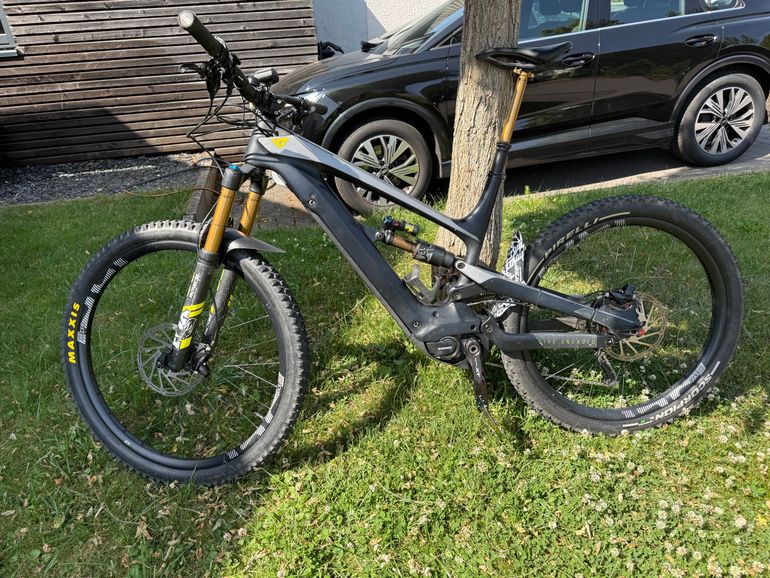 Used YT Industries DECOY CF Pro Race 2019 2019 Mountainbike, Light Gray, 29, 27.5 — image 3 of 7