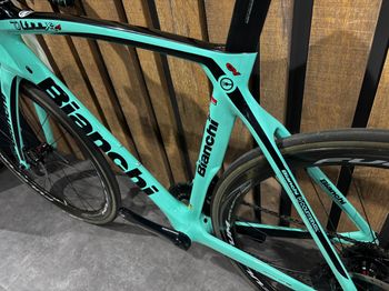 Used Bianchi Oltre XR4 Dura Ace Di2 2020 2020 Road & Gravel, Green — image 14 of 15