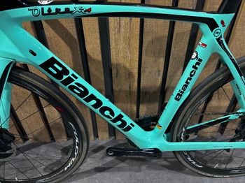 Used Bianchi Oltre XR4 Dura Ace Di2 2020 2020 Road & Gravel, Green — image 9 of 15
