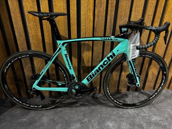 Bianchi OLTRE XR4(RIM)2020 R8150アルテグラDi2＆Metron5D Bianchi Oltre XR4 Dura Ace Di2 2020 2020