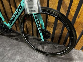 Used Bianchi Oltre XR4 Dura Ace Di2 2020 2020 Road & Gravel, Green — image 5 of 15