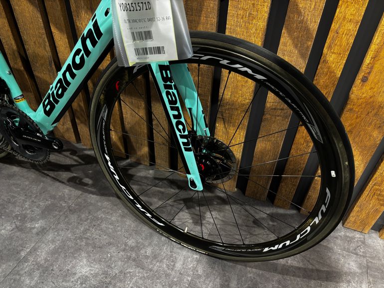 Used Bianchi Oltre XR4 Dura Ace Di2 2020 2020 Road & Gravel, Green — image 5 of 15