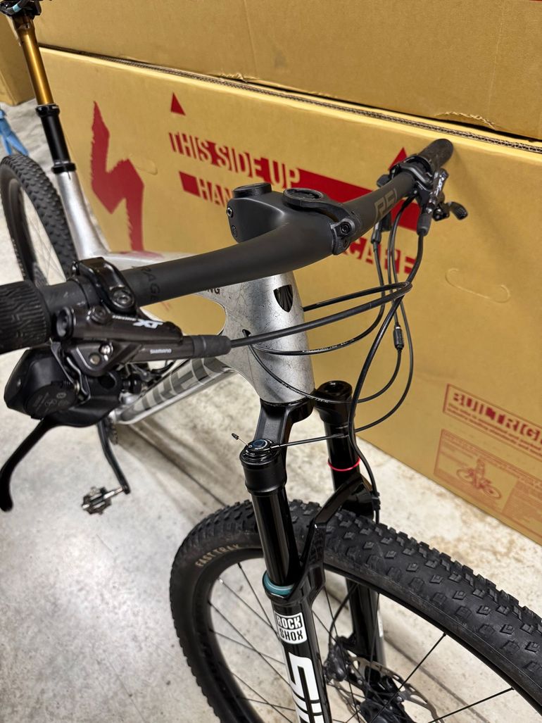 Used Trek Supercaliber SRAM X0 Eagle AXS (T-Type) 2024 Mountainbike, Light Gray — image 7 of 12