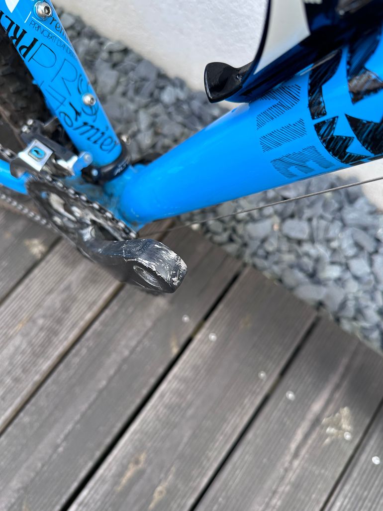 Used Commencal Premier HD4 2012 Mountainbike — image 10 of 11