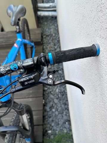 Used Commencal Premier HD4 2012 Mountainbike, Blue — image 9 of 11