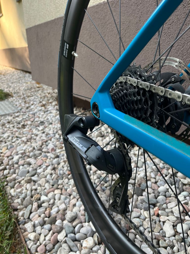 Used BMC Roadmachine 01 THREE 2020 2020 Road & Gravel — image 3 of 4