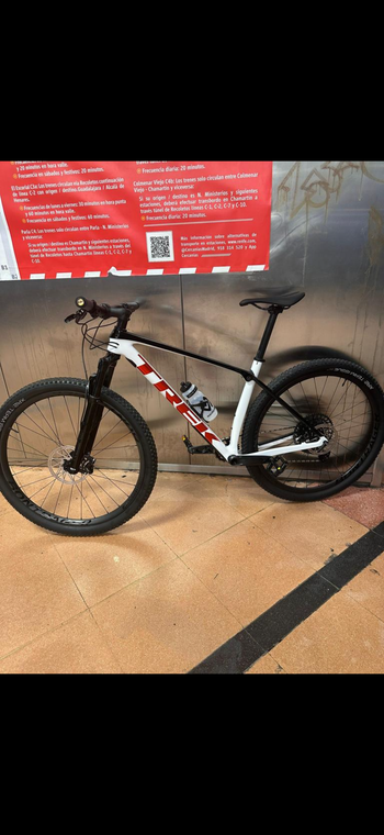 Used Trek Procaliber 9.8 2021 2021 Mountainbike, White, 29 — image 3 of 3