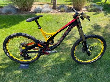 Used Devinci Wilson Carbon 26” 2014 Mountainbike, Black — image 1 of 8