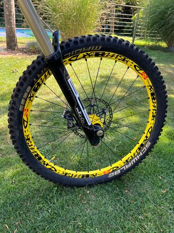 Used Devinci Wilson Carbon 26” 2014 Mountainbike, Black — image 8 of 8