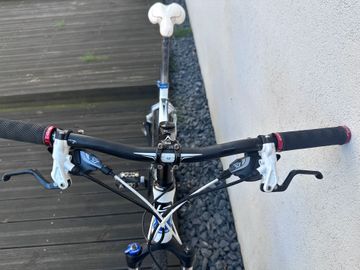Used Lapierre Tecnic 700 2011 Mountainbike, White — image 8 of 15