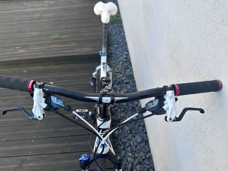 Used Lapierre Tecnic 700 2011 Mountainbike, Blanco — image 8 of 15