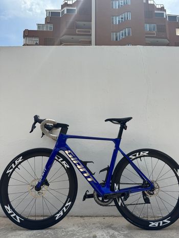 Used Giant Propel Advanced 1 2024 2024 Road & Gravel, Blue — image 1 of 4