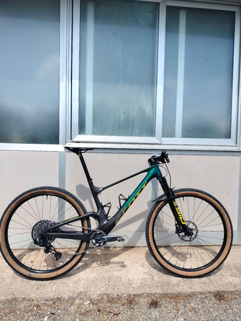 Used Scott Spark RC Team Issue AXS 2022 2022 Mountainbike, Green, 29 — image 1 of 6