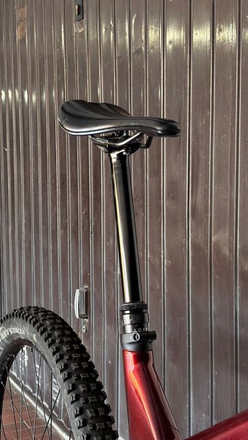 Norco Range Shimano Deore XT 2024 Mountainbike d'occasion — image 9 sur 12