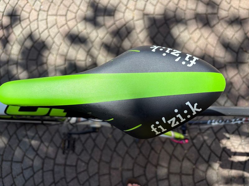 Used Cannondale CAAD 10 105 2014 Road & Gravel, Black — image 8 of 11