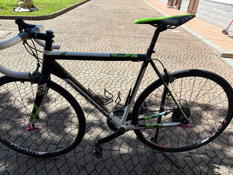 Used Cannondale CAAD 10 105 2014 Road & Gravel, Black — image 2 of 11