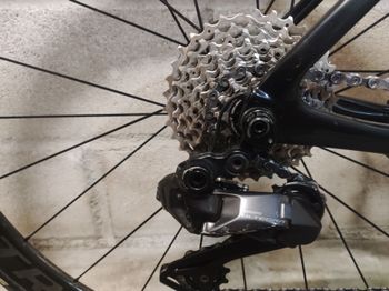 Used Cannondale SuperSix EVO Carbon Disc Ultegra Di2 2022 2022 Road & Gravel, Black — image 7 of 10