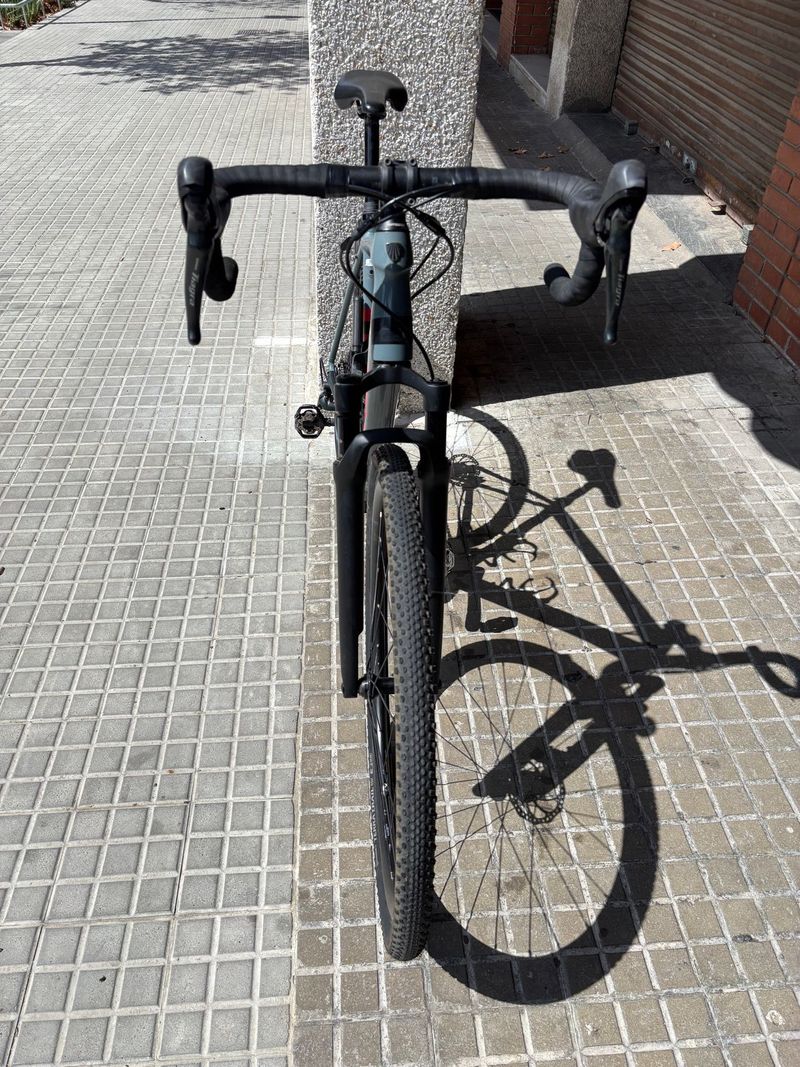 Used Trek Checkpoint AL 4 2019 2019 Road & Gravel, Light Gray — image 6 of 6