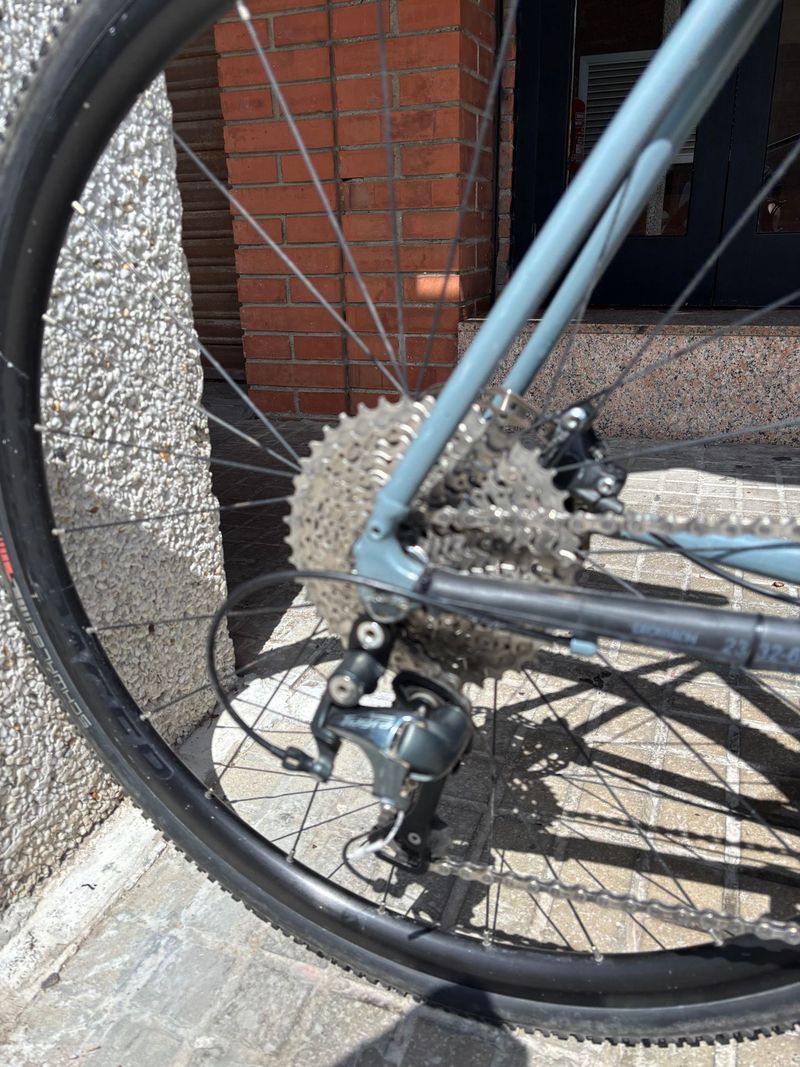 Used Trek Checkpoint AL 4 2019 2019 Road & Gravel, Light Gray — image 5 of 6
