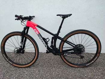 Used Berria Mako‎. Shimano Deore XT 2022 Mountainbike, Schwarz — image 1 of 7