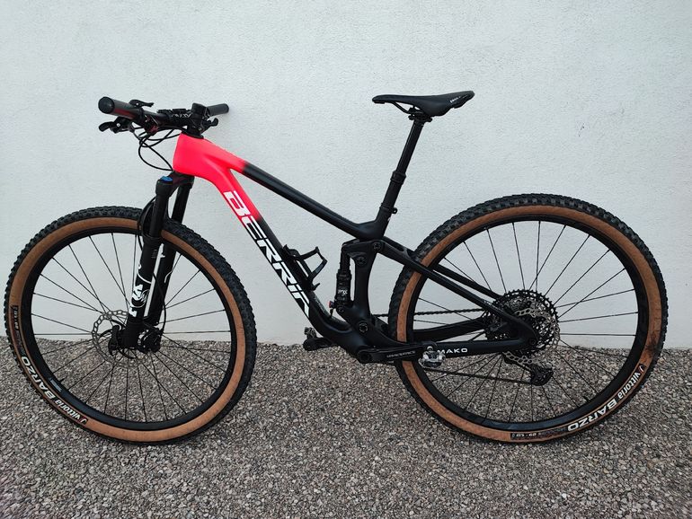Used Berria Mako‎. Shimano Deore XT 2022 Mountainbike, Schwarz — image 1 of 7
