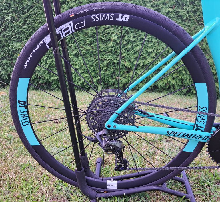 Nuova Specialized Allez E5: telaio d'alluminio, ma con geometrie endurance