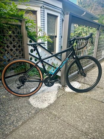 Used Salsa Journeyer Claris 650b 2022 2022 Road & Gravel — image 1 of 12
