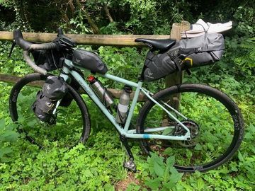 Used Specialized Sequoia SRAM Rival 2018 Road & Gravel, Green — image 1 of 7