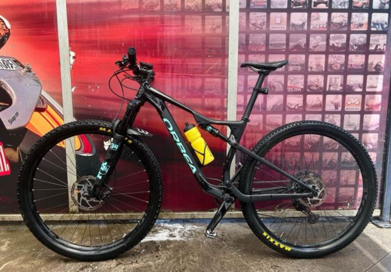 Used Orbea OIZ H20 2021 2021 Mountainbike, Black, 29 — image 1 of 13