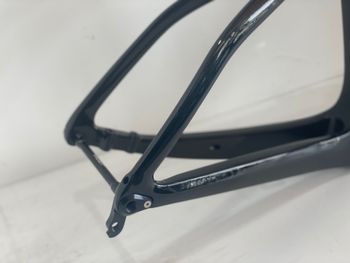 Used Pinarello DOGMA F DISK BOB 430 Frameset 2023 Road & Gravel, Black — image 3 of 11