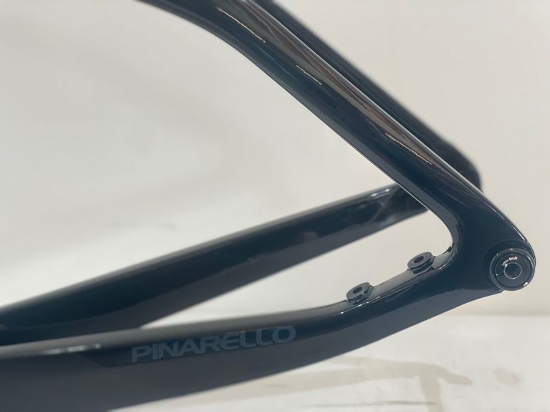 Used Pinarello DOGMA F DISK BOB 430 Frameset 2023 Road & Gravel, Black — image 10 of 11