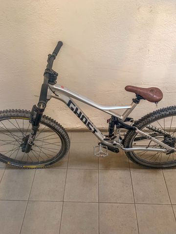 Used Ghost Al Amt Base 2022 Mountainbike, Light Gray — image 2 of 12