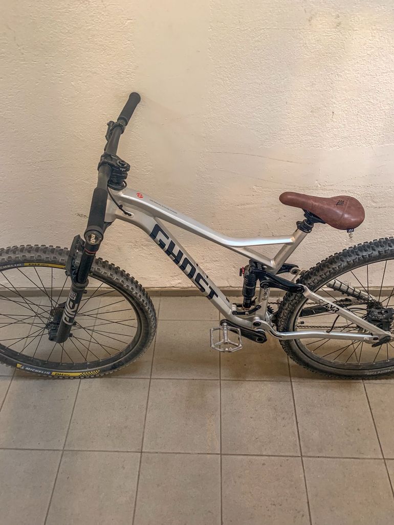 Used Ghost Al Amt Base 2022 Mountainbike, Light Gray — image 2 of 12