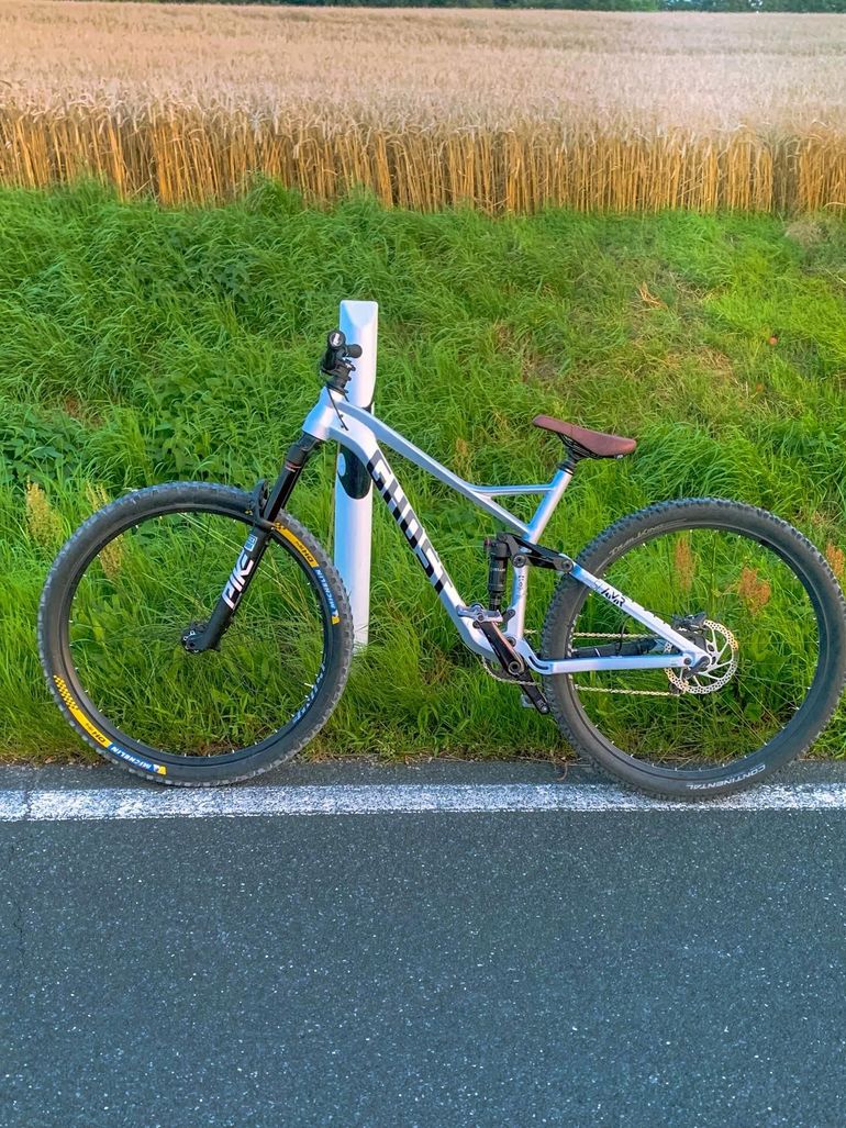 Used Ghost Al Amt Base 2022 Mountainbike, Light Gray — image 4 of 12