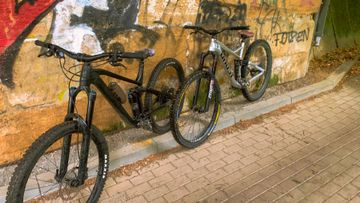 Used Ghost Al Amt Base 2022 Mountainbike, Light Gray — image 10 of 12