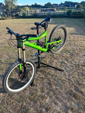 Used Kraftstoff F1 2005 Mountainbike, Green — image 1 of 8