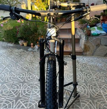 Trek Procaliber 9.7 2022 Mountainbike usato, Bianco — immagine 2 di 4