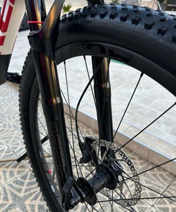 Trek Procaliber 9.7 2022 Mountainbike usato, Bianco — immagine 4 di 4