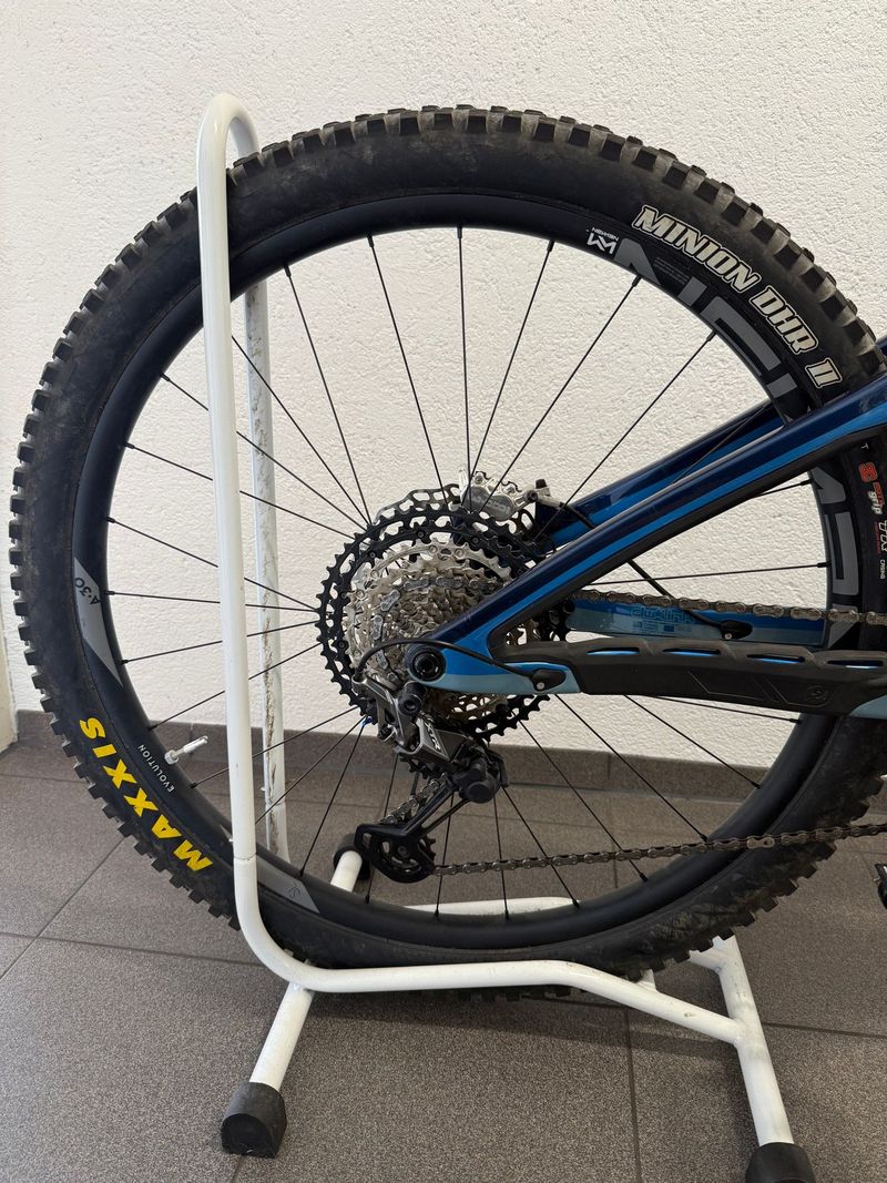 Używany Pivot SHUTTLE LT Team XTR 2023 2023 Mountainbike — zdjęcie 5 z 9