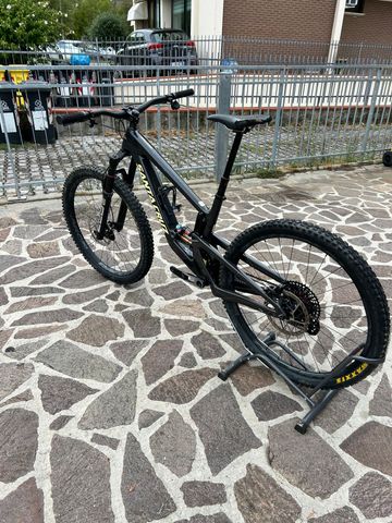 Used Santa Cruz Megatower SRAM X0 Eagle AXS (T-Type) 2024 Mountainbike, Black — image 2 of 7