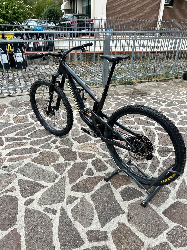 Used Santa Cruz Megatower SRAM X0 Eagle AXS (T-Type) 2024 Mountainbike, Black — image 2 of 7