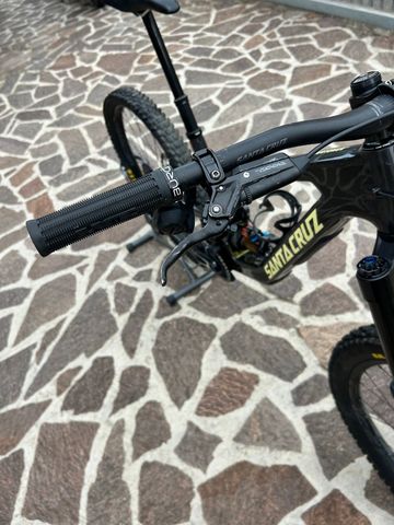 Used Santa Cruz Megatower SRAM X0 Eagle AXS (T-Type) 2024 Mountainbike, Black — image 6 of 7