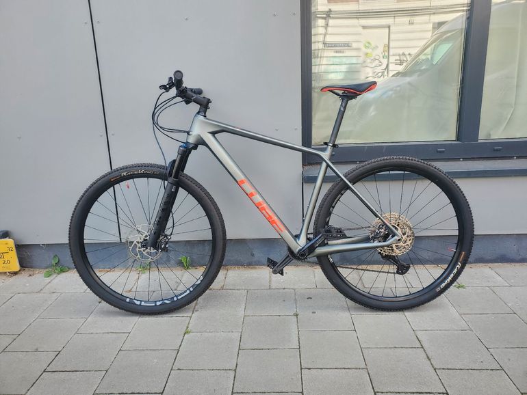 Used CUBE REACTION C:62 RACE 2024 2024 Mountainbike, Light Gray, 29 — image 2 of 11