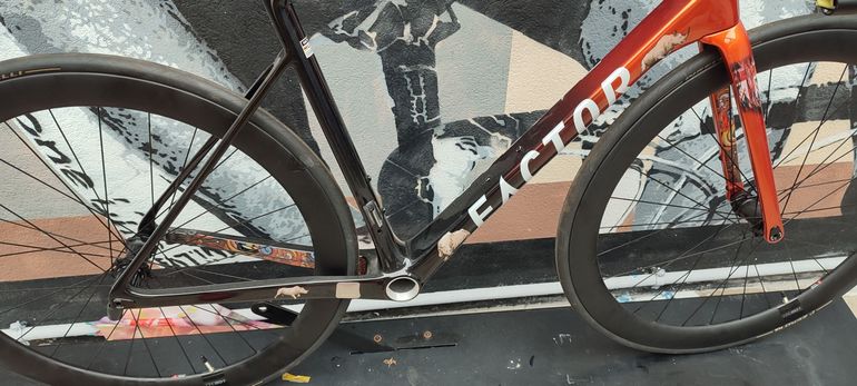 Brugt Factor O2 VAM - SRAM Force w/ Power Meter 2024 Frameset 2024 Road & Gravel — billede 4 af 4