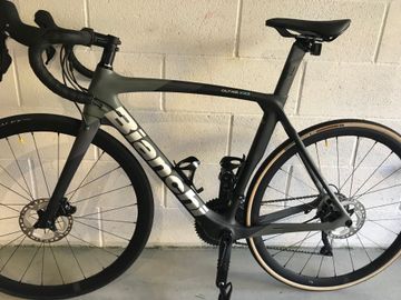Używany Bianchi Oltre Shimano Ultegra 2024 Road & Gravel — zdjęcie 2 z 9